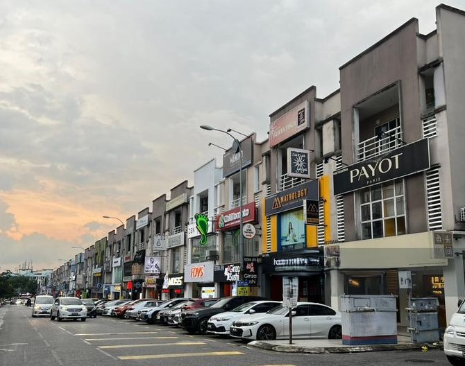 Corner Shoplot for Sale in Bukit Jalil 8400sqft